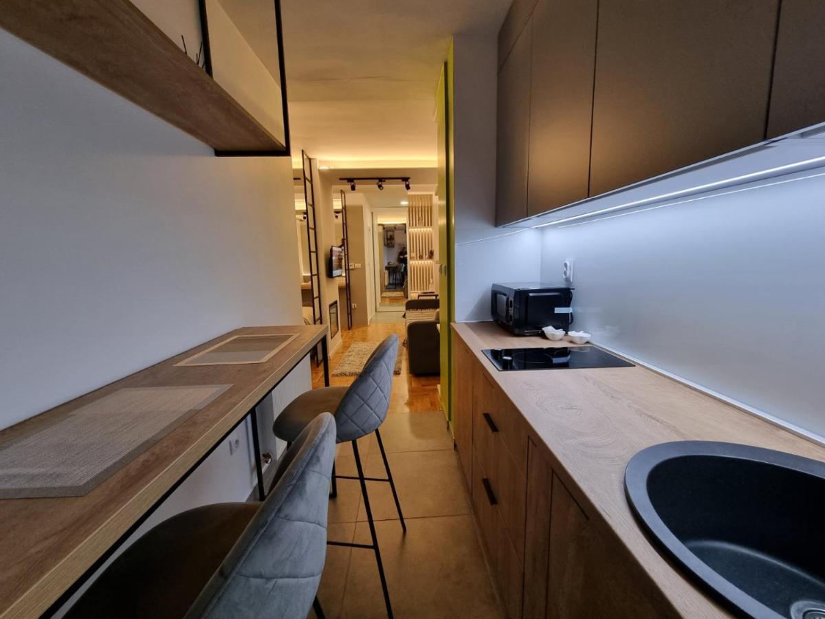 Golden Lux 1 Apartament Pale